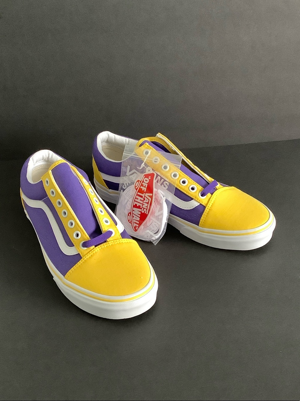 Vans Old Skool Men’s Lakers24 Slip-On Sneakers in Purple and Yellow Men’s  : 9